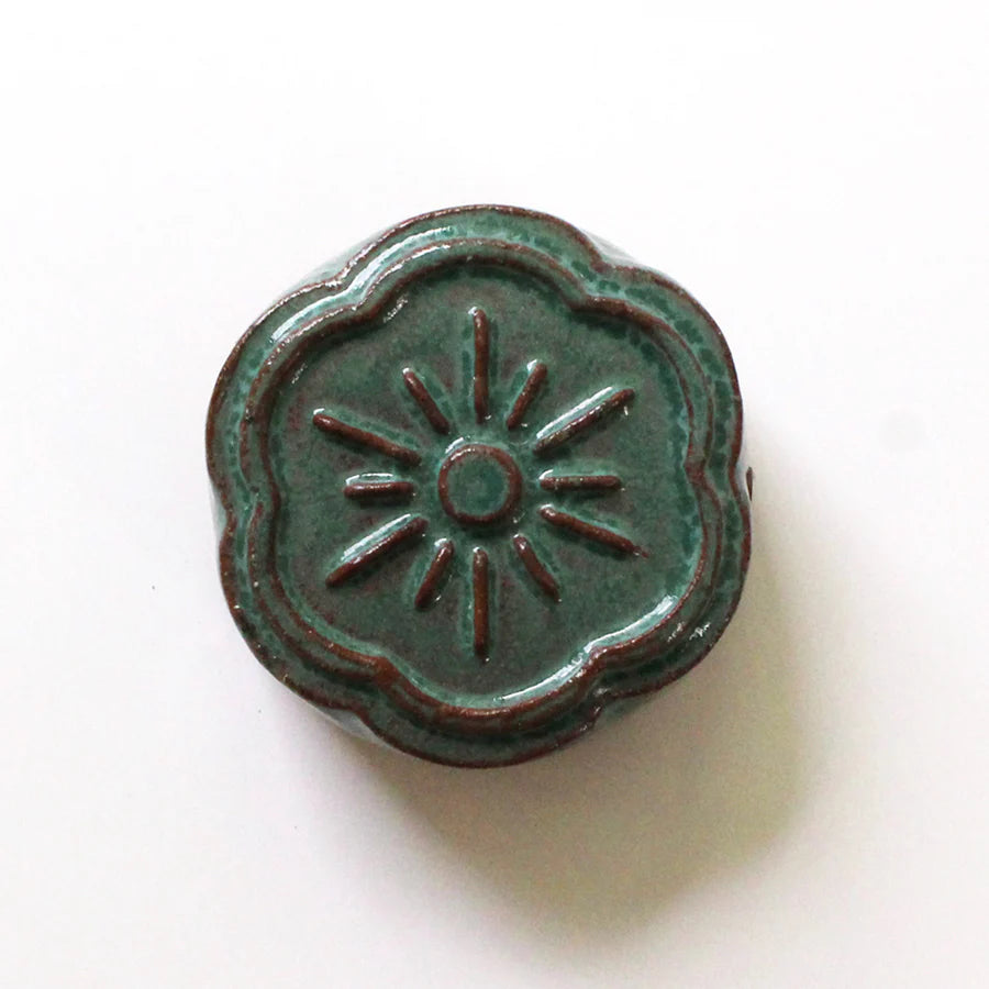 Awaji Kawara Magnetic Needle Rest with Needle Polisher