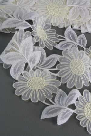 #66 Archival Italian Lace Appliqué - 7cm | Butter