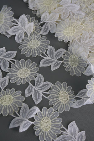 #66 Archival Italian Lace Appliqué - 7cm | Butter