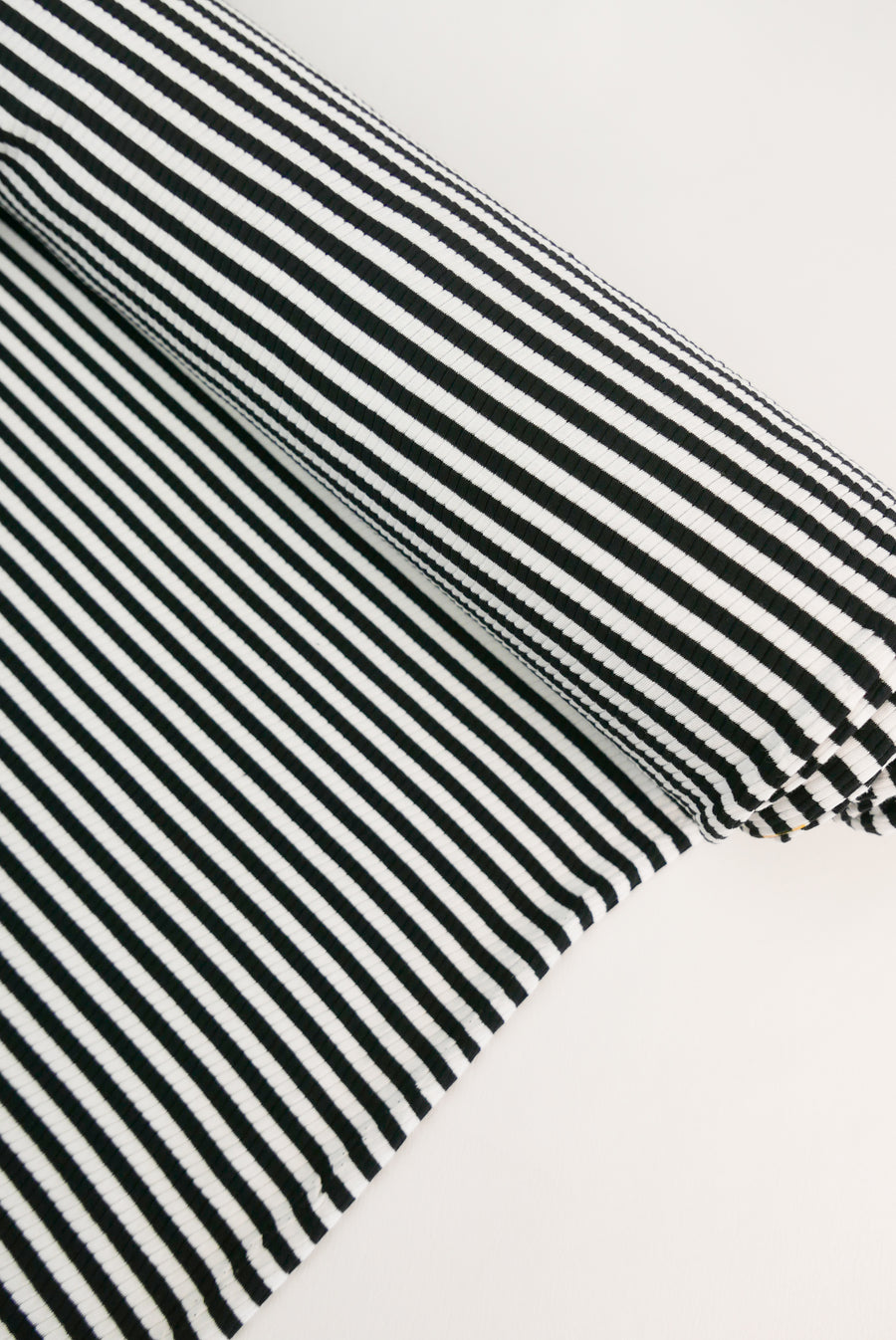 Stripe Lightning Jacquard - Cotton Knit | B&W Stripe