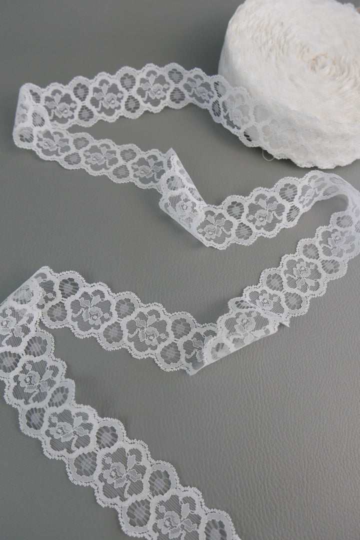 #68 Archival Dutch Chantilly Lace - 4cm | White