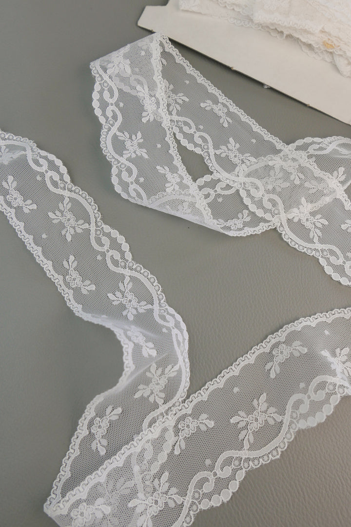 #77 Archival Dutch Chantilly Lace - 6cm | Off-White