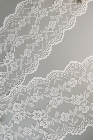 #80 Archival English Chantilly Lace - 24cm | Cream