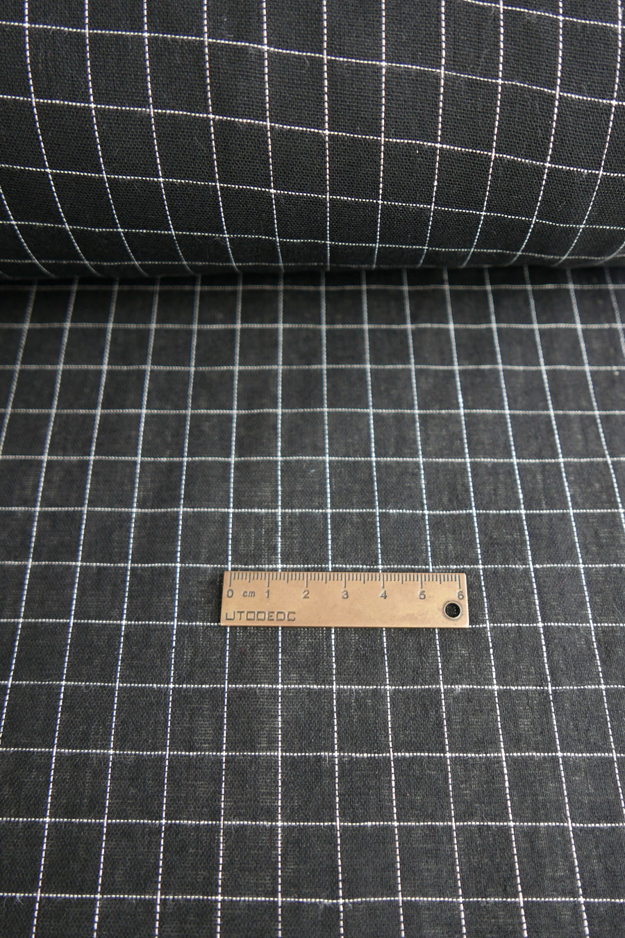 Baxter - Embroidered Linen Windowpane Check | B&W