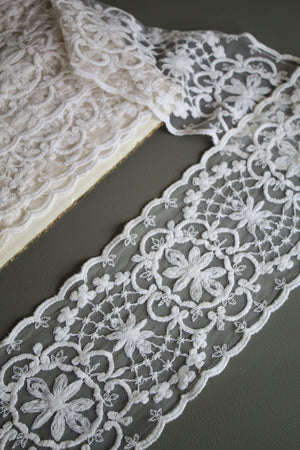 #14 Archival French Embroidered Lace - 15cm | Bone