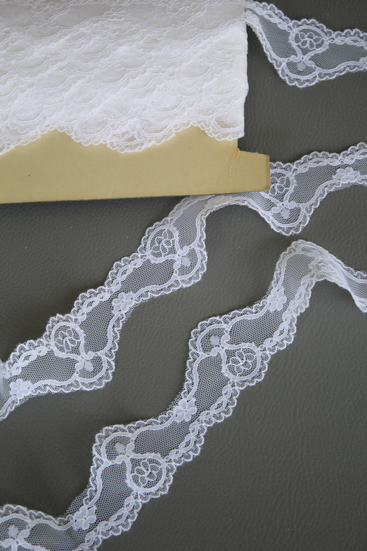 #17 Archival Dutch Chantilly Lace - 4cm | White