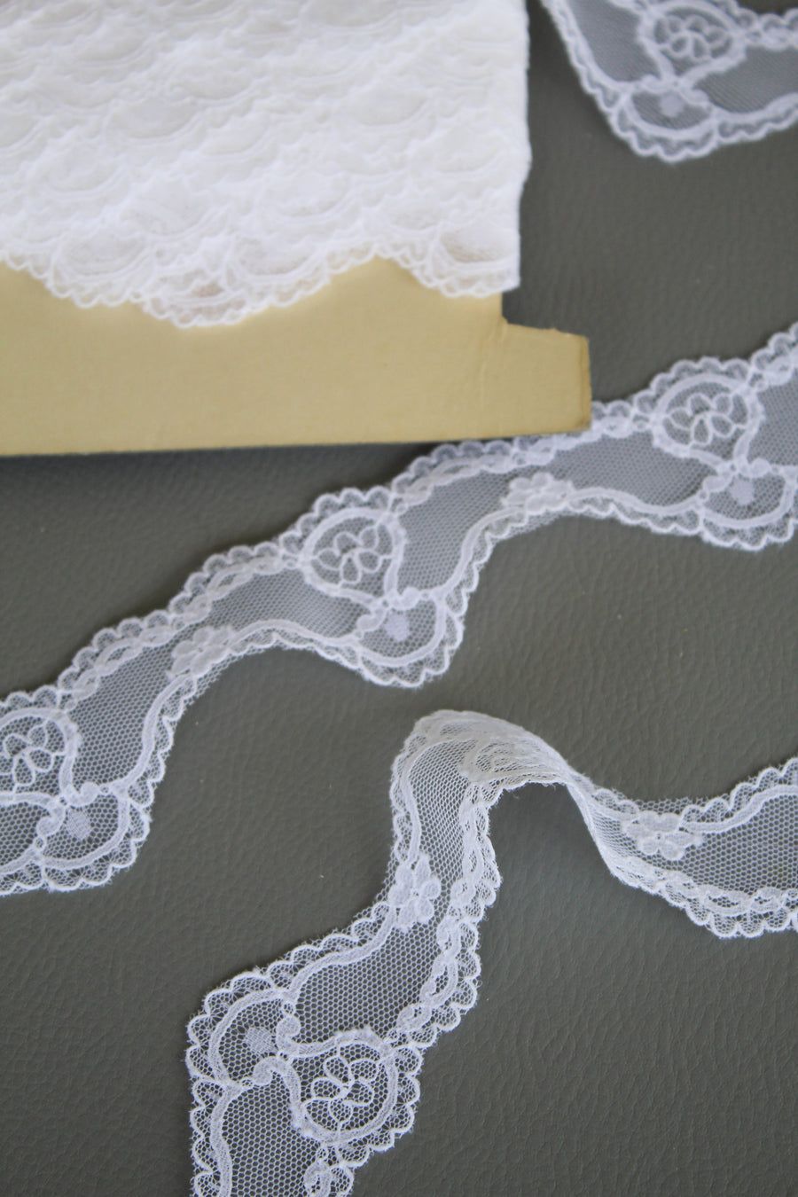 #17 Archival Dutch Chantilly Lace - 4cm | White