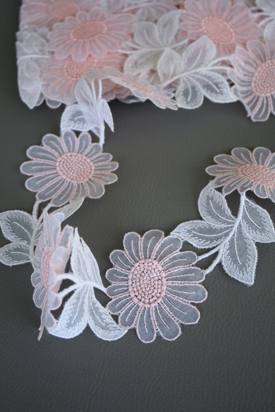 #23 Archival Italian Lace Appliqué - 7cm | Blossom