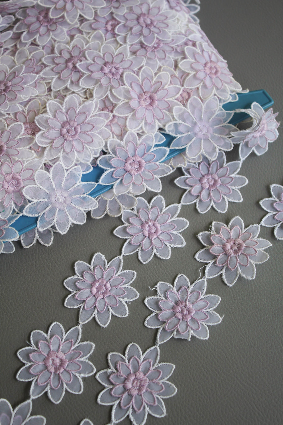 #40 Archival Italian Lace Appliqué - 5cm | Lilac