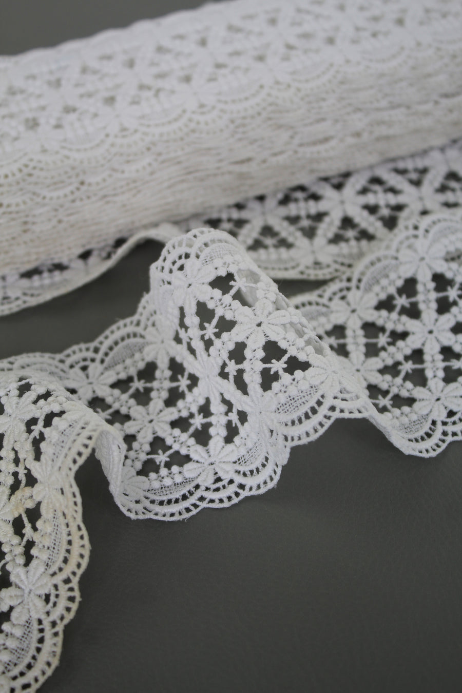 #48 Archival German Lace - 8cm | Off White Scallop