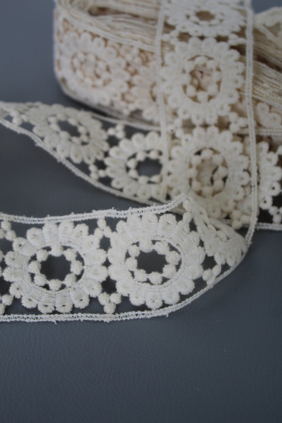 #44 Archival Dutch Guipure Lace - 5cm | Natural Circle